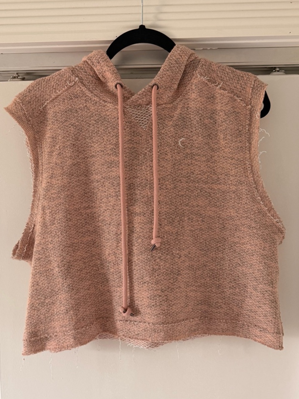 Zyia Sleeveless Cropped Hoodie in Dusty Rose